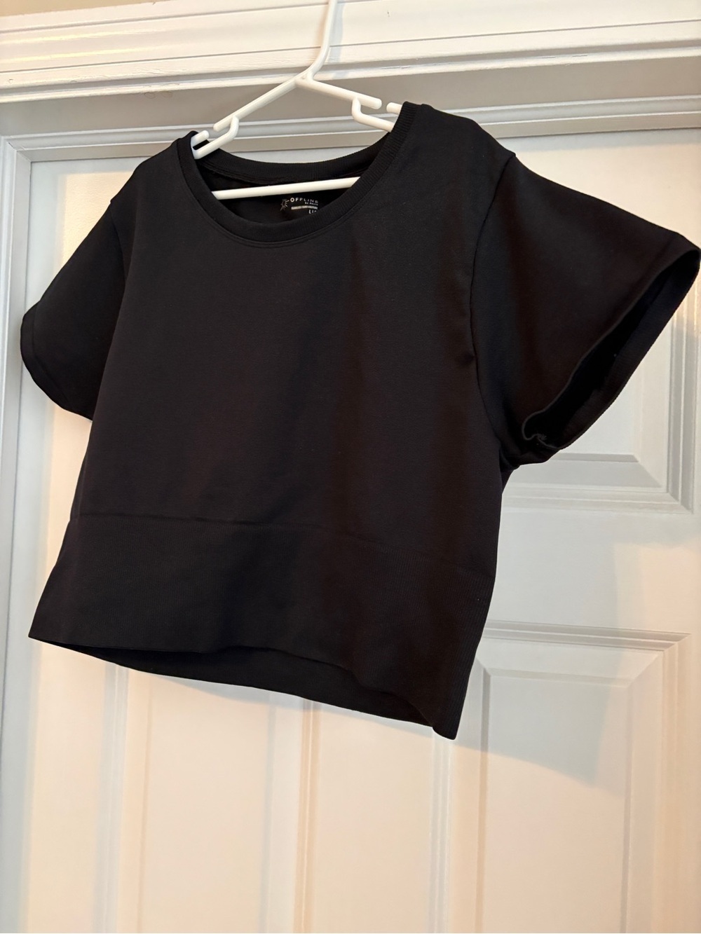 Offline By Aerie Sidewalk Seamless Black Athletic Cropped Top women’s Large - Picture 5 of 7
